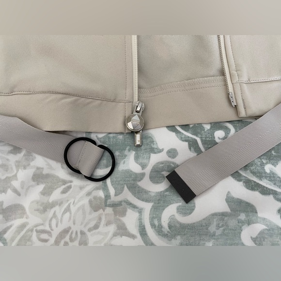 S NIKE Track Jacket (Off White City Ready) - Picture 8 of 11